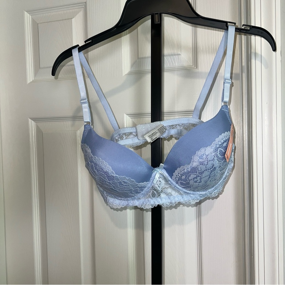 Woman’s ETITU Blue 40 C Bra Lace Design